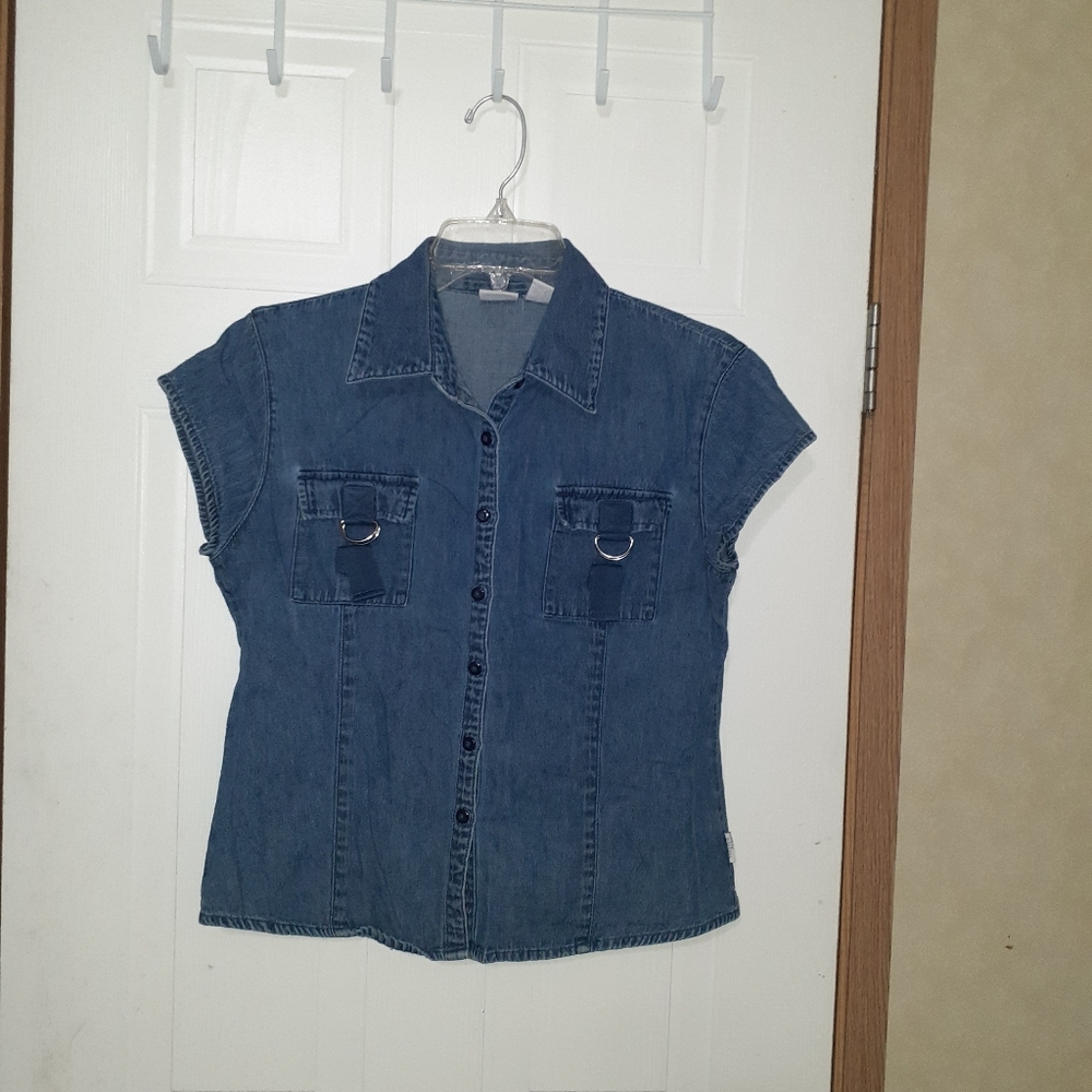 Riveted short sleeved button down shirt